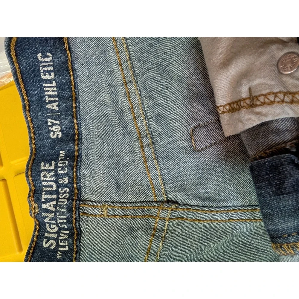 Signature by Levi Strauss & Co. Regular Fit Straight Blue Denim Jeans 32‎ X 32